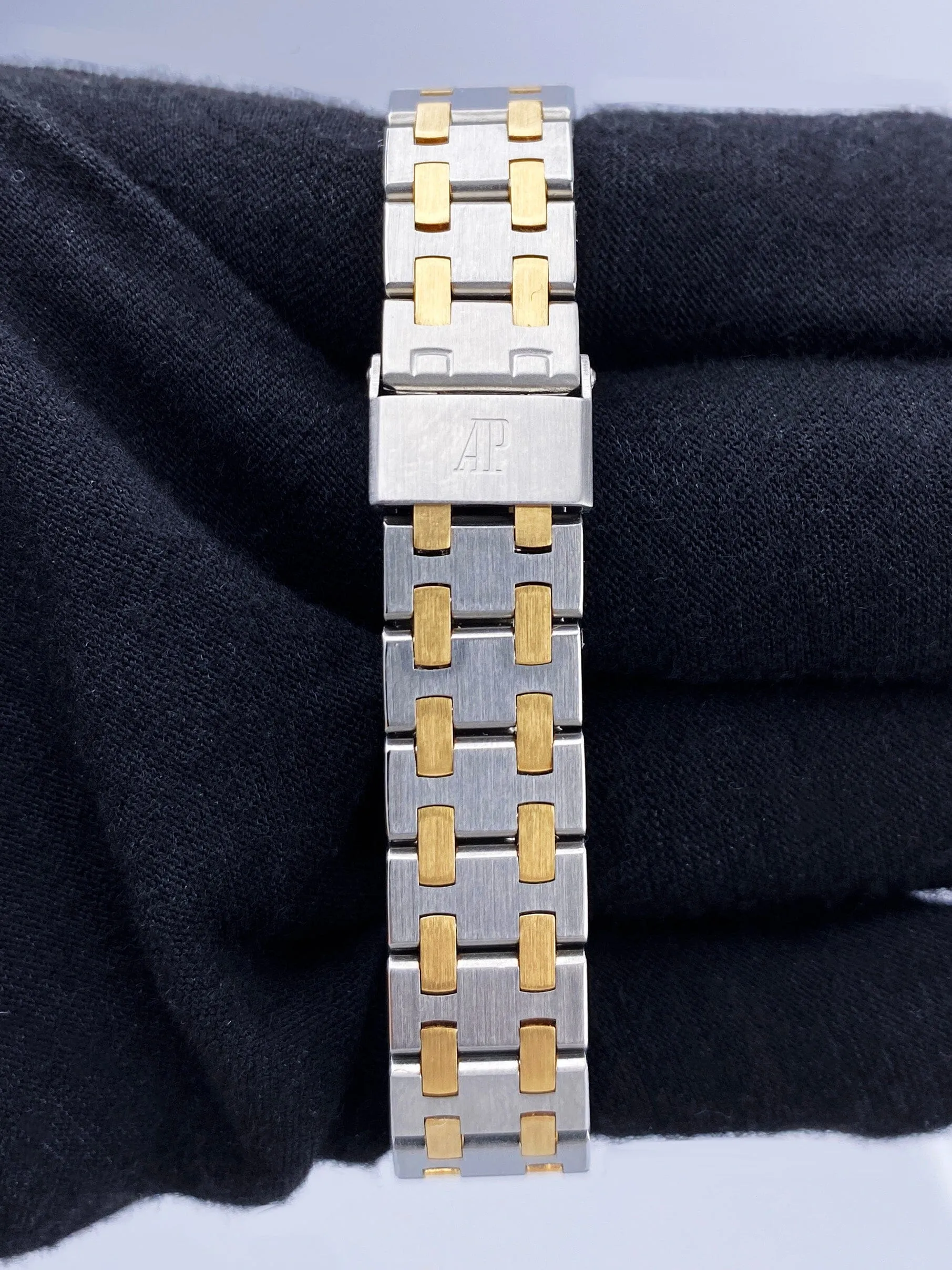 Audemars Piguet Royal Oak 6007SA 18K Yellow Gold Steel Ladies Watch