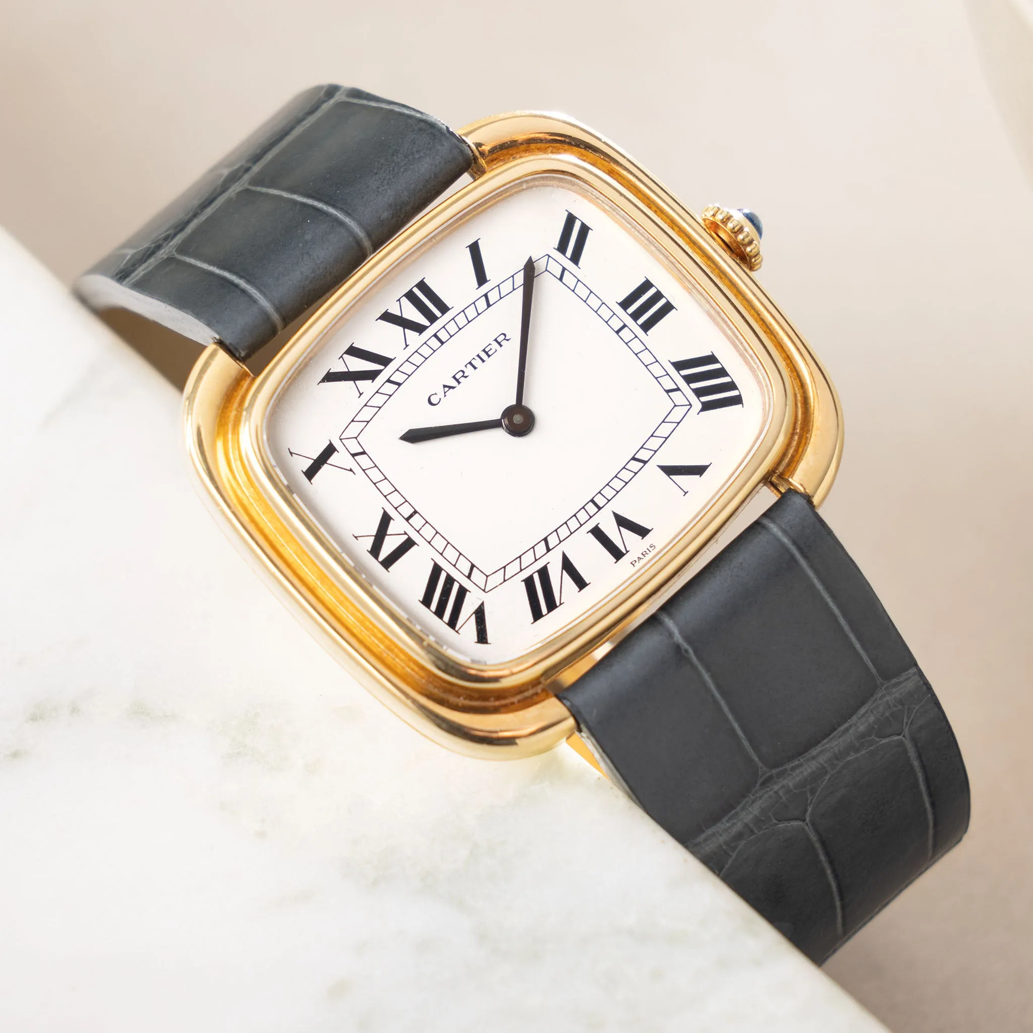 Cartier Gondole Horizontale Jumbo 9705 Paris dial 18k yellow gold - incoming