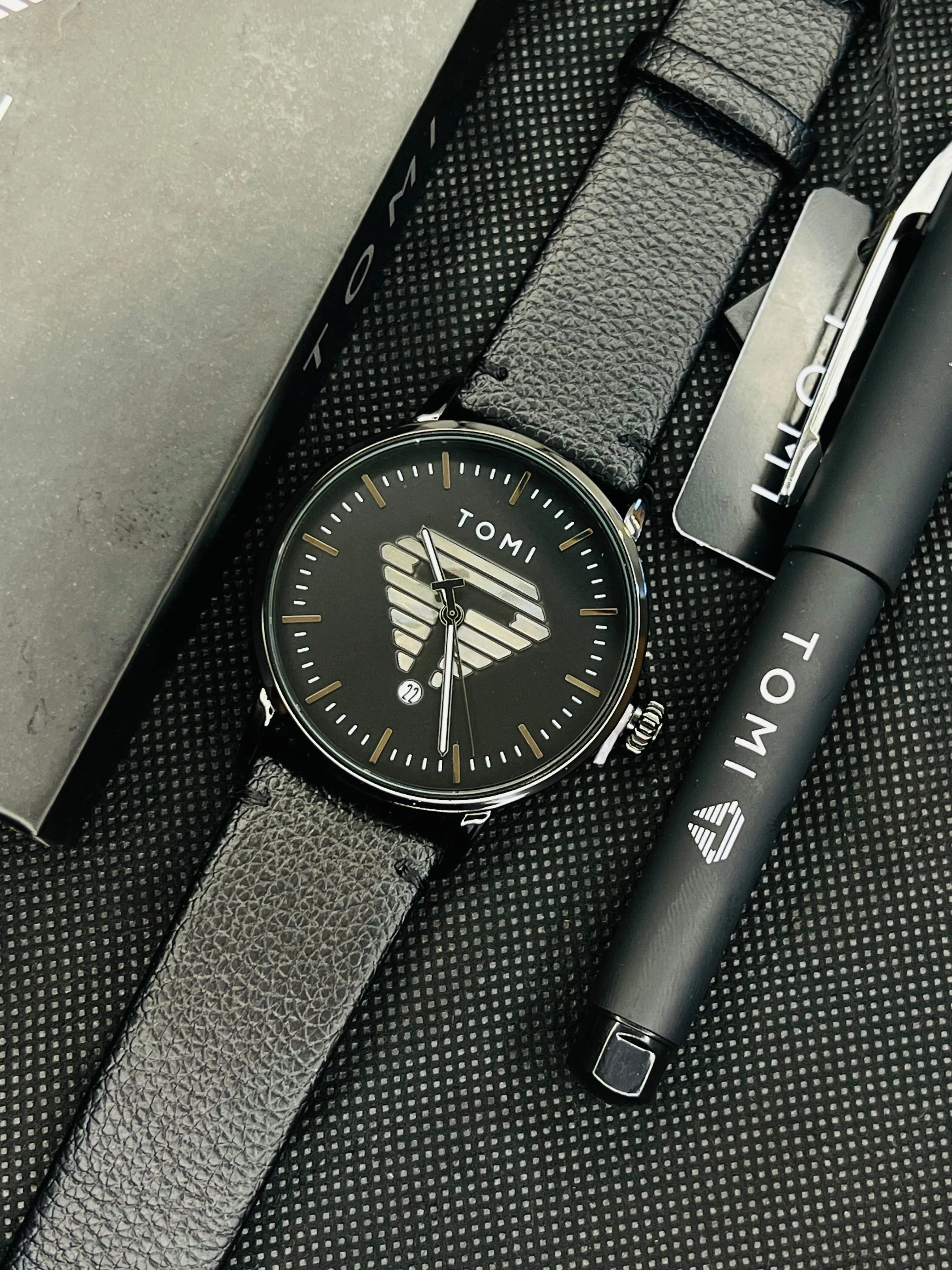 TOMI T-042 Watch With Pen Date Quartz Executive Gift Box Packing