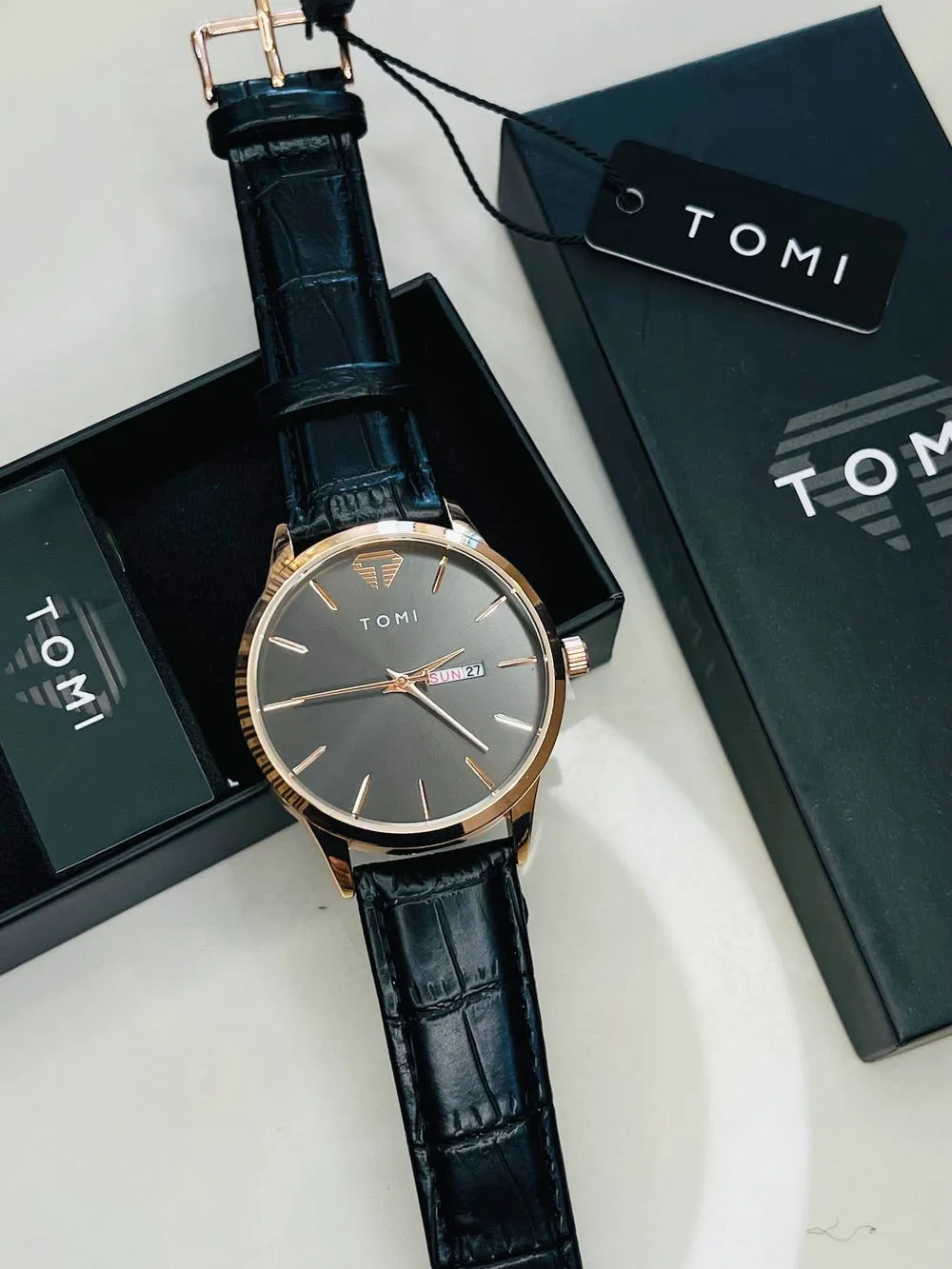 TOMI T-045 Day Date Quartz Wrist Watch For Men