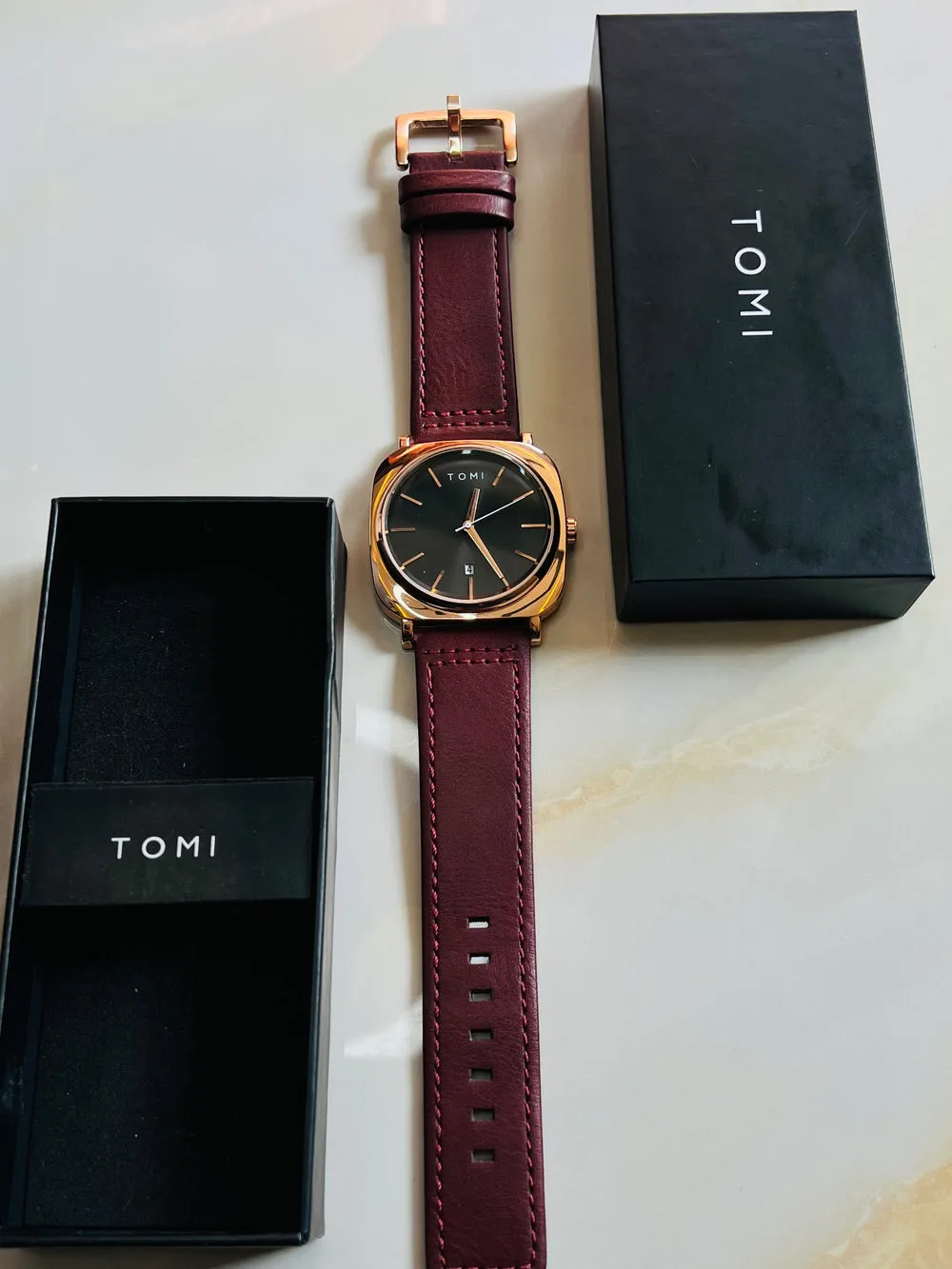 TOMI T-084 Men's Watch Quartz Date Leather Strap