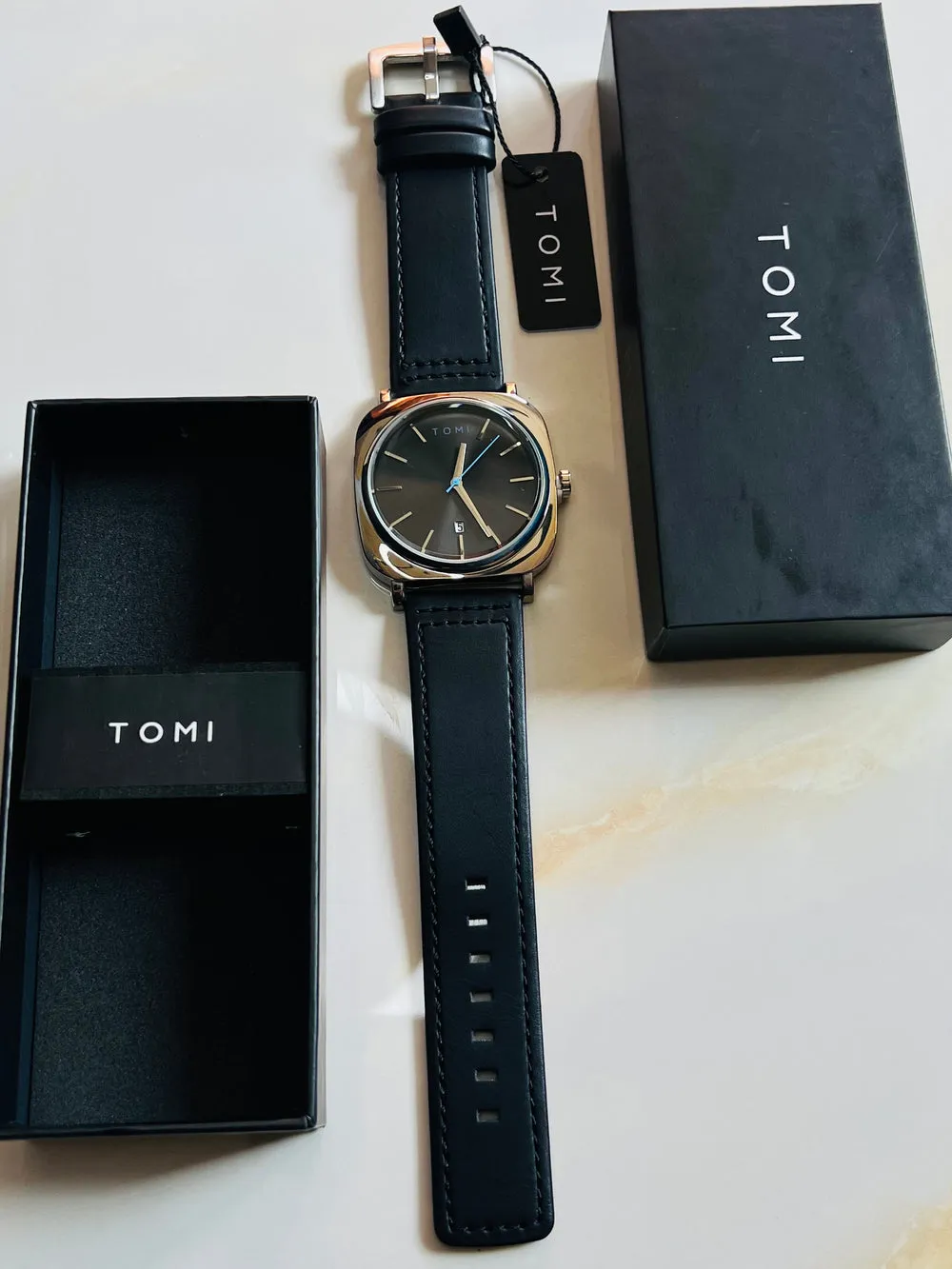 TOMI T-084 Men's Watch Quartz Date Leather Strap