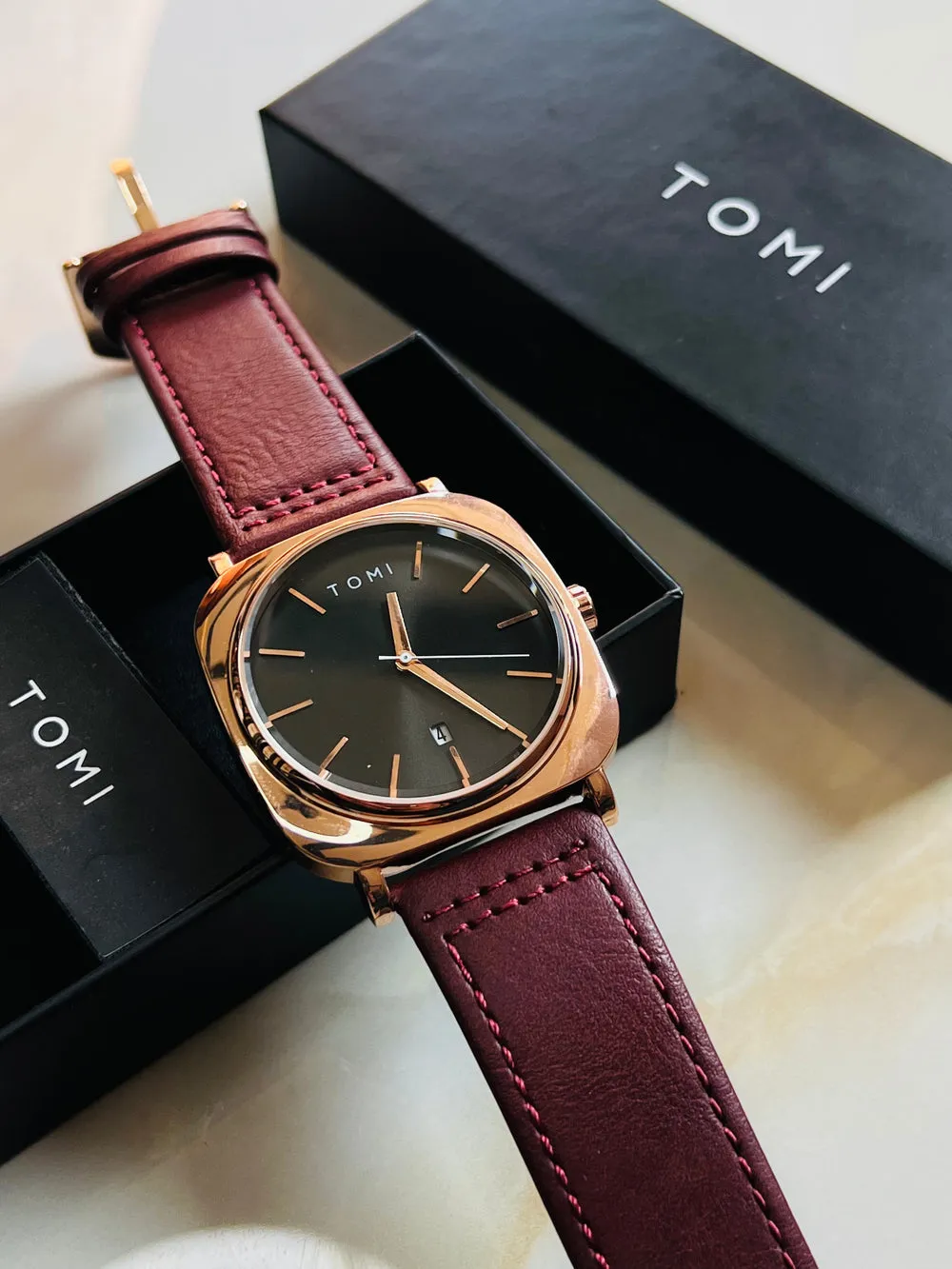 TOMI T-084 Men's Watch Quartz Date Leather Strap